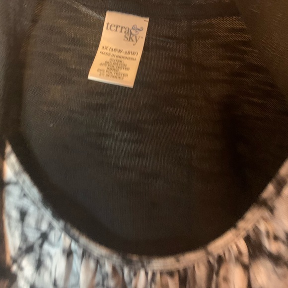 Terra & Sky long sweater attached to half tank 1x - Picture 2 of 3